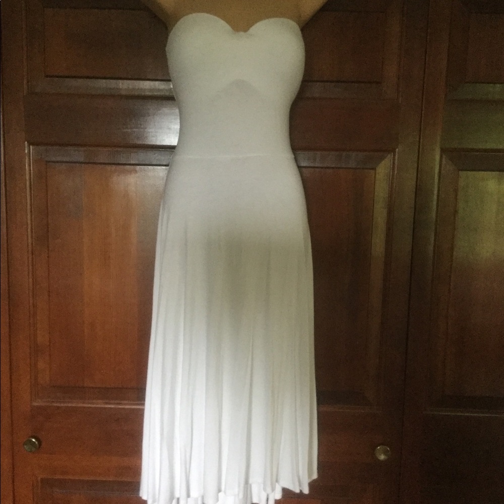 STRAPLESS WHITE SUMMER DRESS